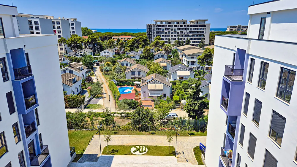 Pohled na okolí rezidence Adriatic Garden se zelení.