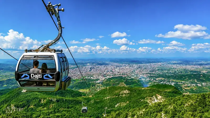 Dajti Mountain a lanovka Dajti Ekspres
